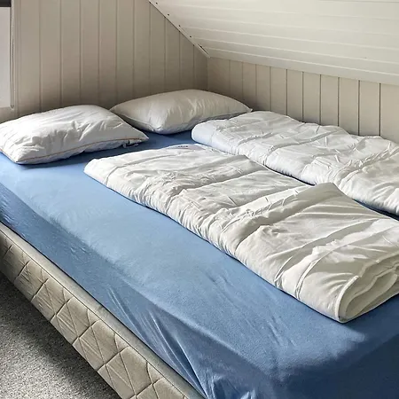 6 Person In * Bømlo