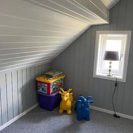 6 Person In Bømlo